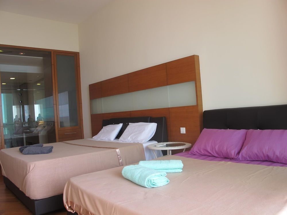 Luxury Suites @ Straits Quay Tanjung Bungah (Penang) Exterior foto